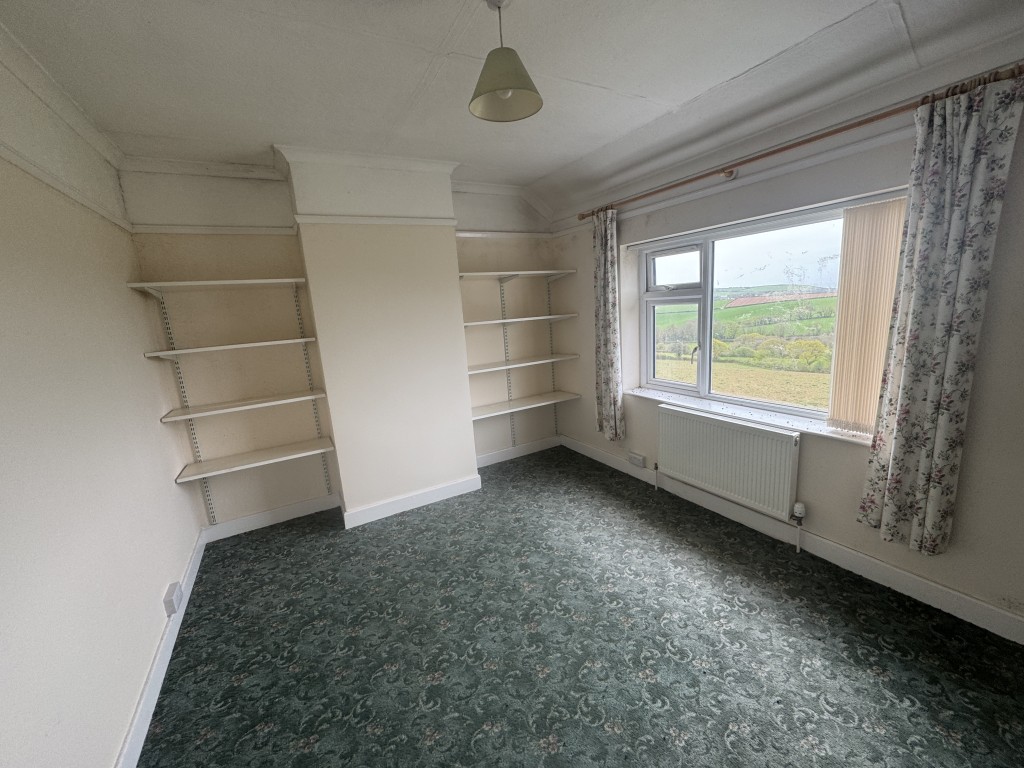 Lot: 119 - DETACHED HOUSE FOR IMPROVEMENT - Bedroom two
